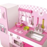 Детска дървена кухня за игра